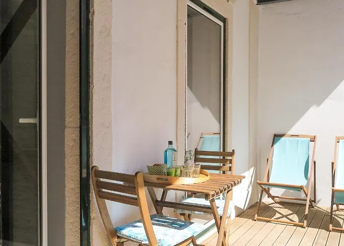 Liberdade Stylish Apt With Balcony